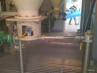 Dévouteur doseur sous silo carbonate GEA