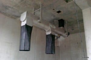 Conveyor under centrifuge (decanter)