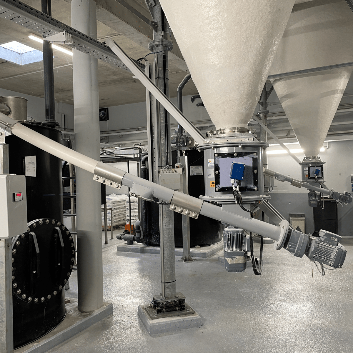 Silo feeders - lime injection